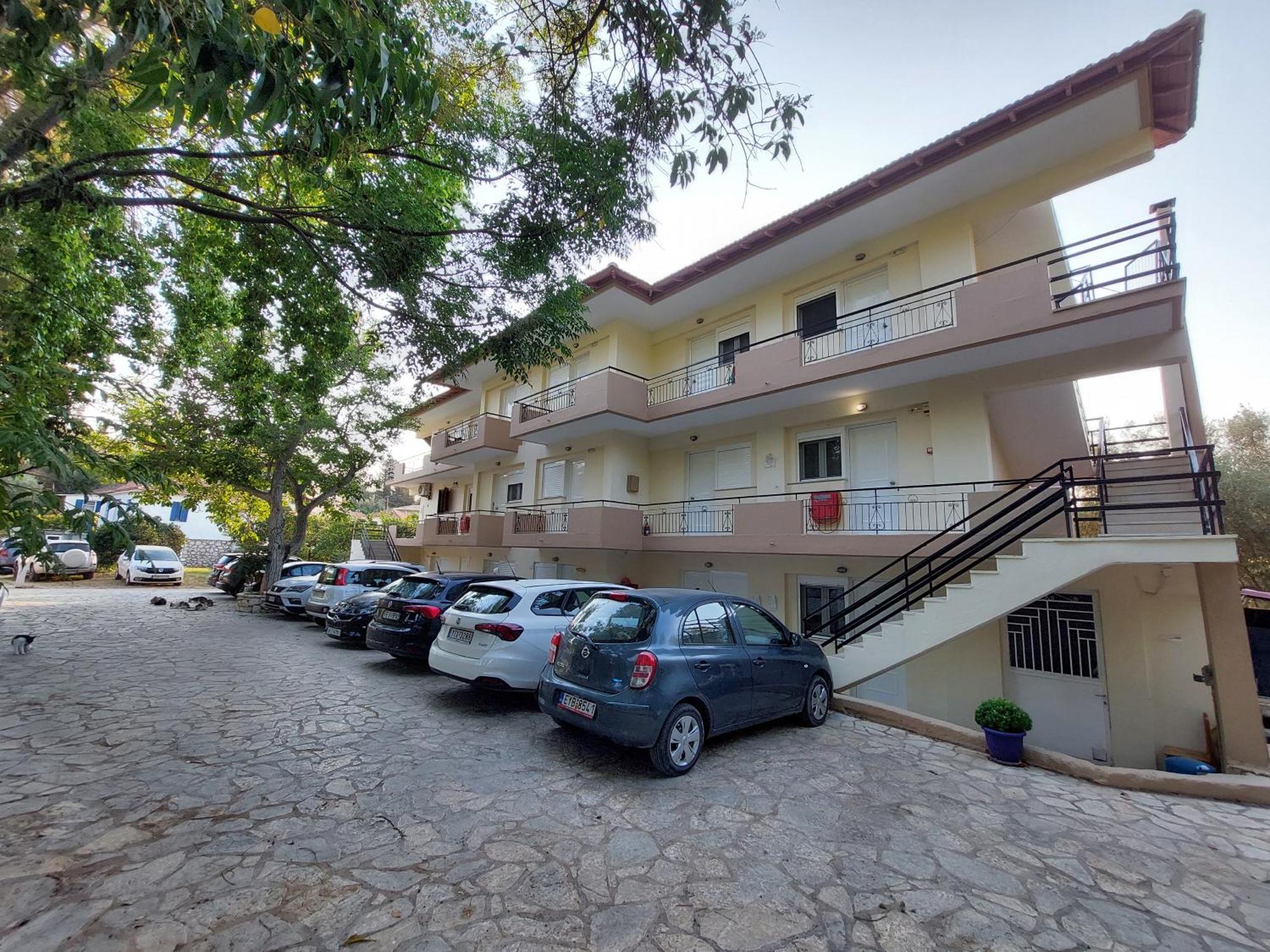 Vessarios Apartment Nikiana Luaran gambar