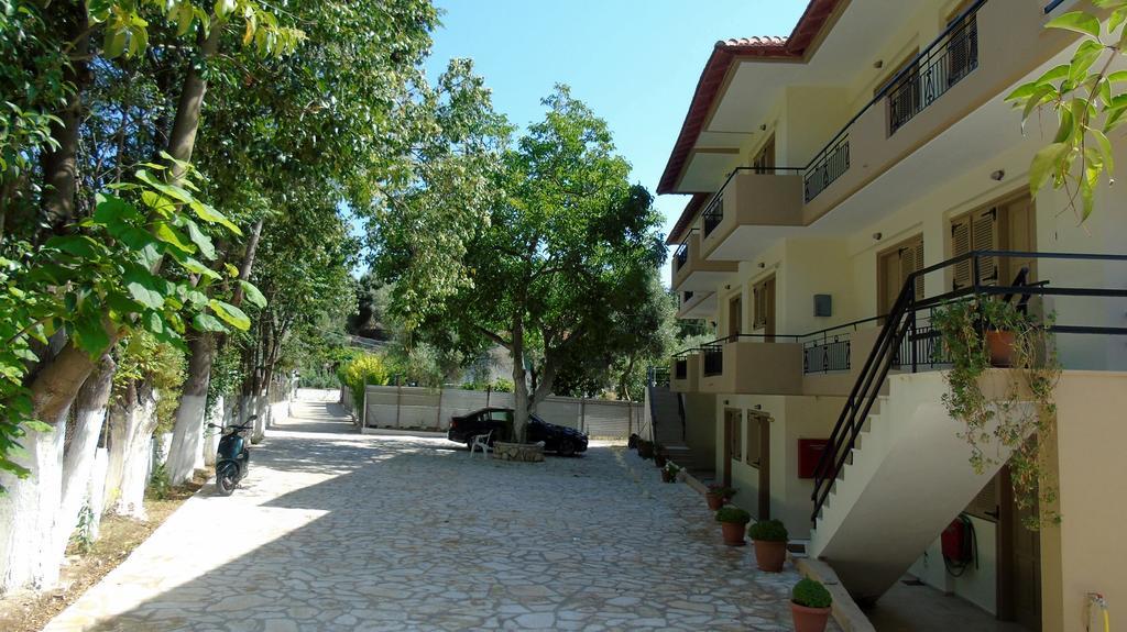 Vessarios Apartment Nikiana Luaran gambar