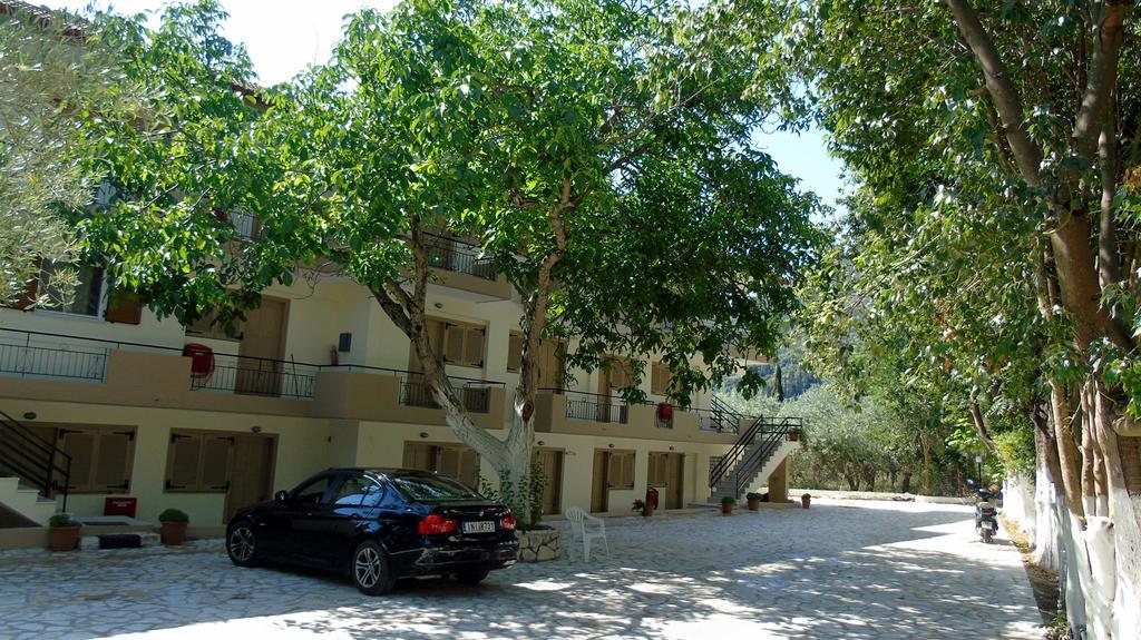 Vessarios Apartment Nikiana Luaran gambar